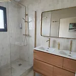 Camelia Rose Vue Et Jacuzzi Лакано