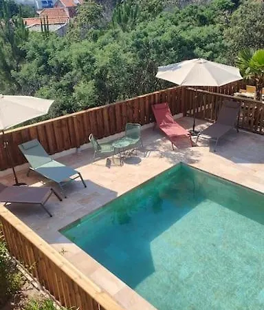 Camelia Rose Vue Et Jacuzzi فيلة لاكانو