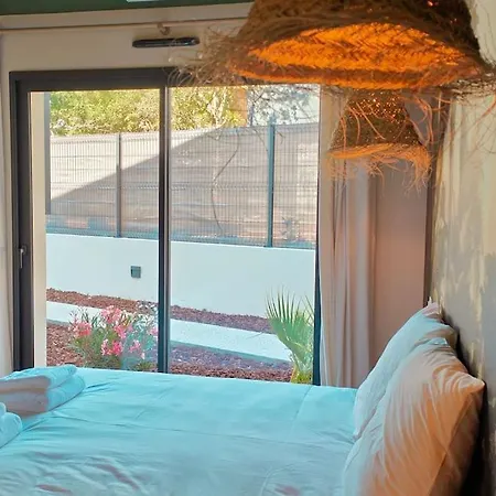 Camelia Rose Vue Et Jacuzzi